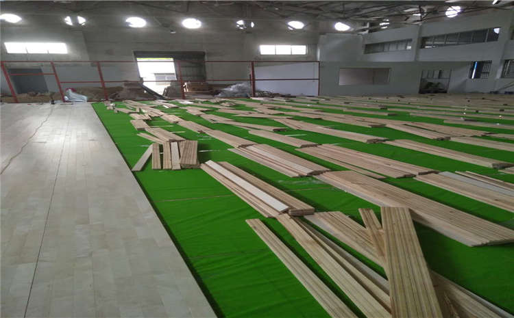 体育专用地板厂家联系方式