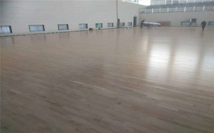 学校运动篮球地板怎么保养？